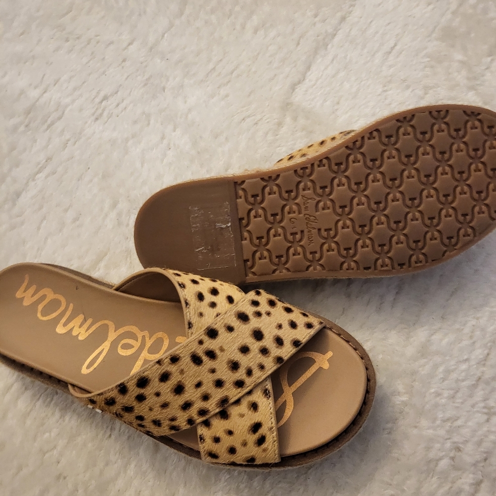Sandals - Picture 2 of 3